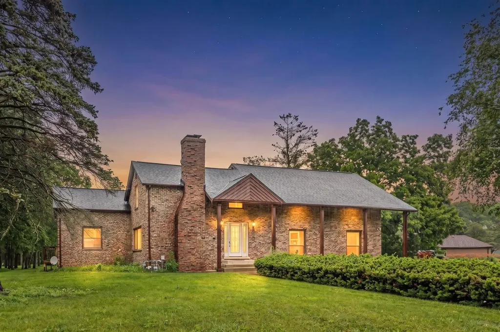 2330 Coach Road Long Grove IL 60047