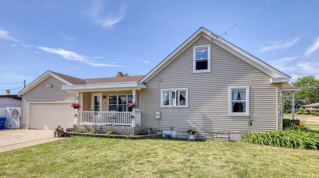 220 South First Street Elburn IL 60119