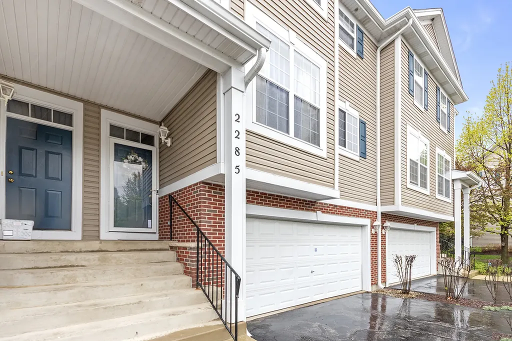 2285 Hudson Circle Aurora IL 60502