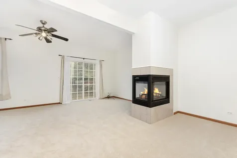 2285 Hudson Circle Aurora IL 60502