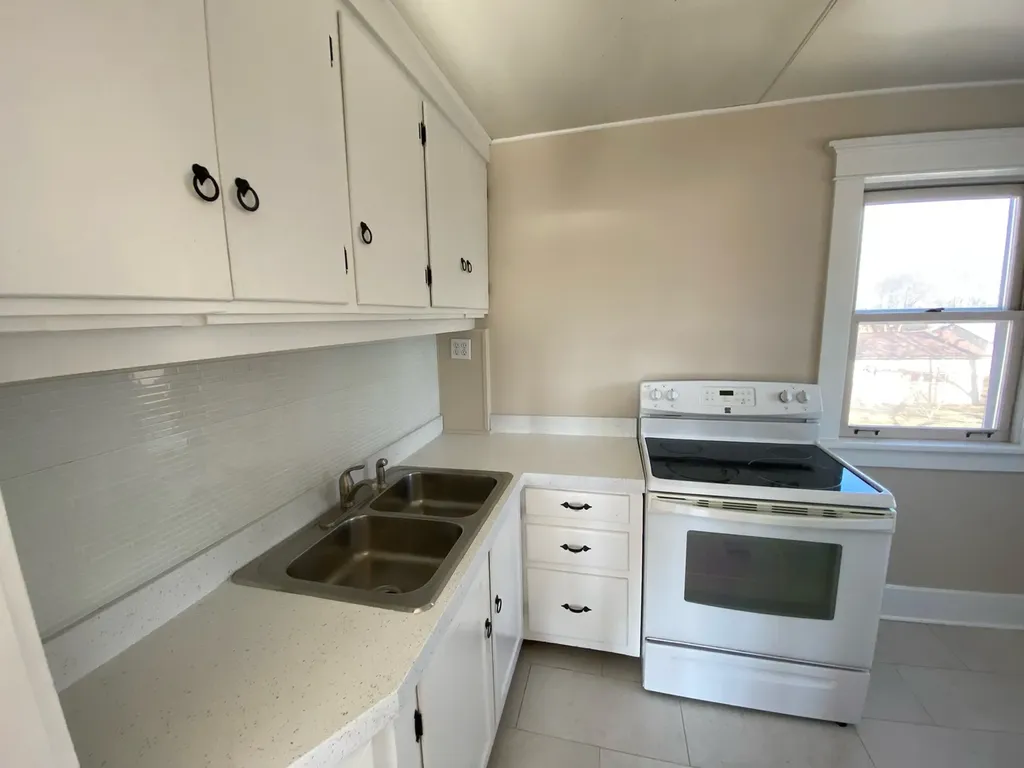 739 Iowa Avenue Aurora IL 60506