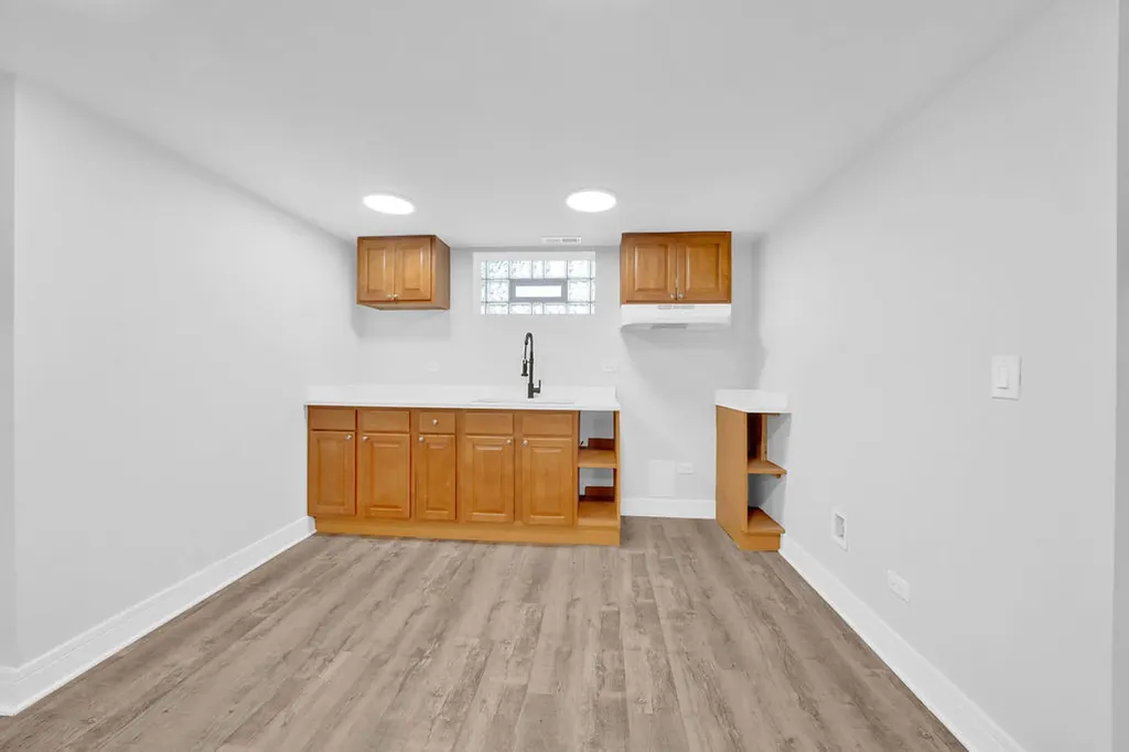 1924 West Marquette Road Chicago IL 60636