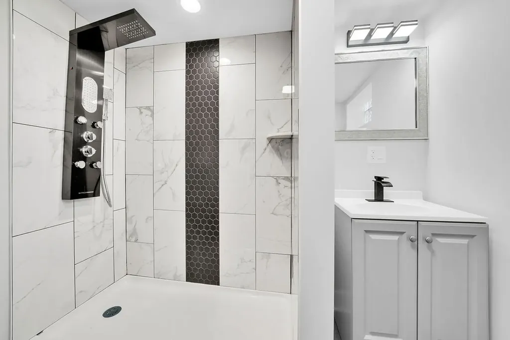 1924 West Marquette Road Chicago IL 60636
