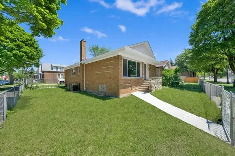 1924 West Marquette Road Chicago IL 60636