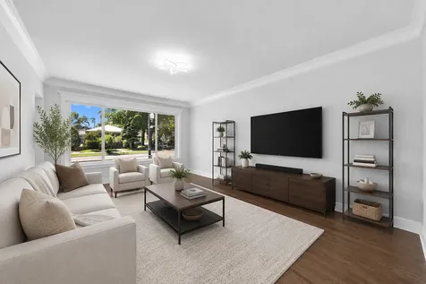 1924 West Marquette Road Chicago IL 60636