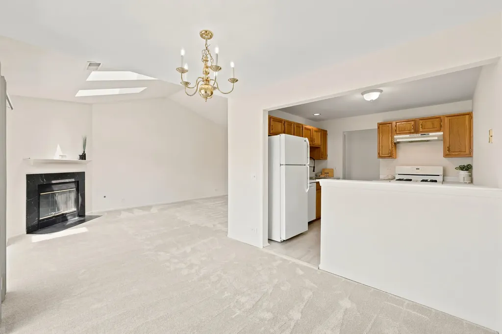 2326 Knollwood Court Schaumburg IL 60194