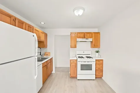 2326 Knollwood Court Schaumburg IL 60194