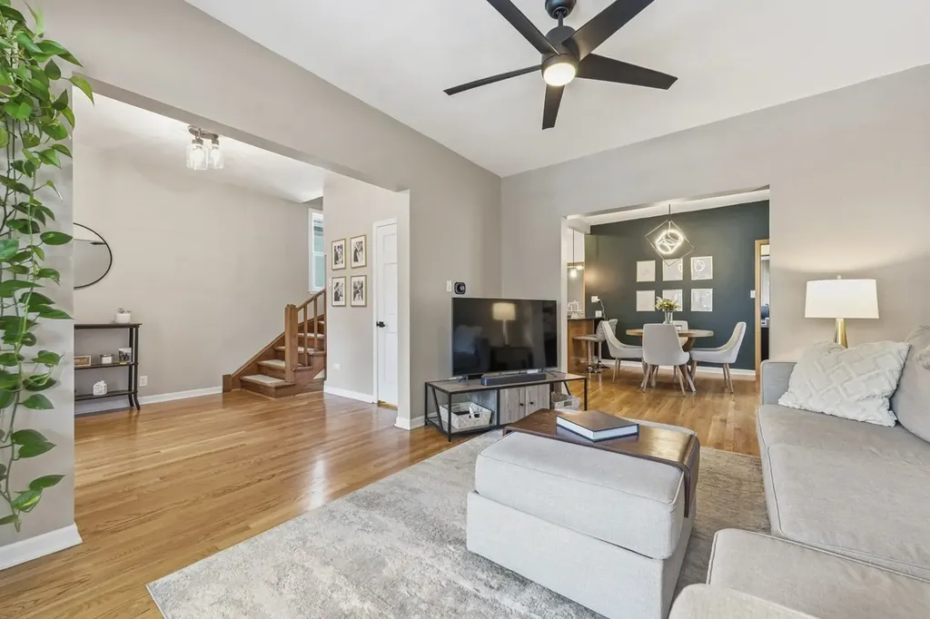 6252 West Cuyler Avenue Chicago IL 60634