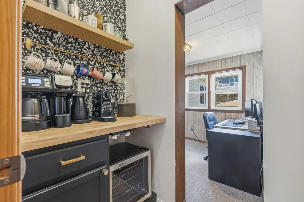 6252 West Cuyler Avenue Chicago IL 60634