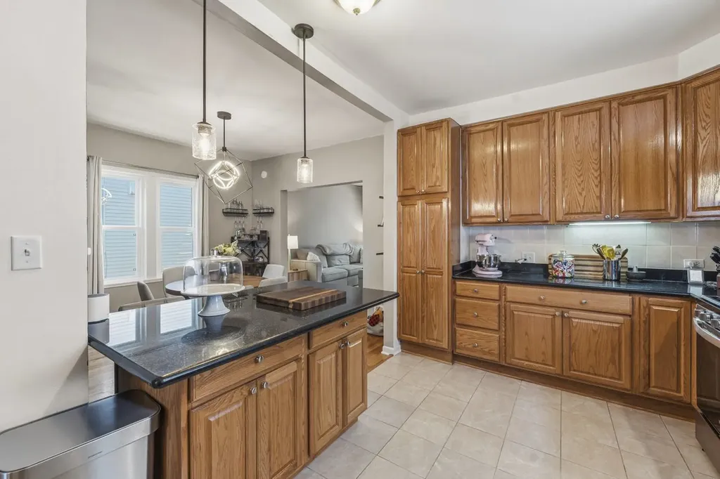 6252 West Cuyler Avenue Chicago IL 60634