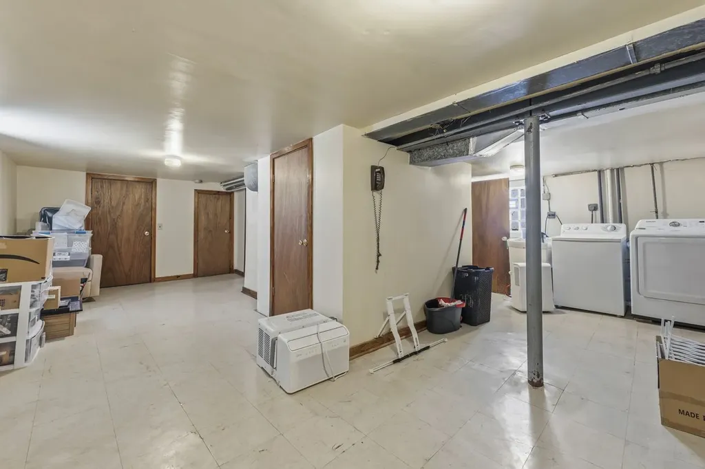 6252 West Cuyler Avenue Chicago IL 60634
