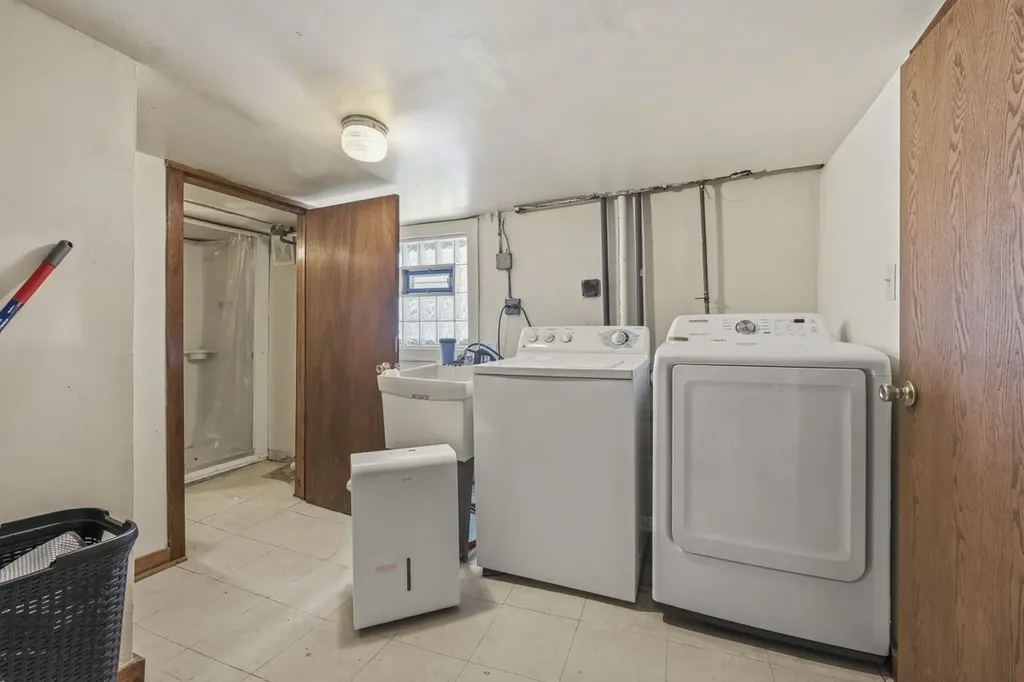 6252 West Cuyler Avenue Chicago IL 60634