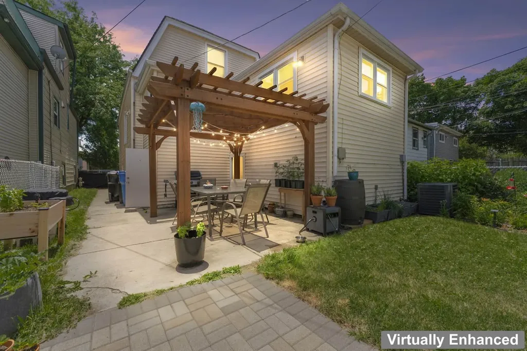 6252 West Cuyler Avenue Chicago IL 60634