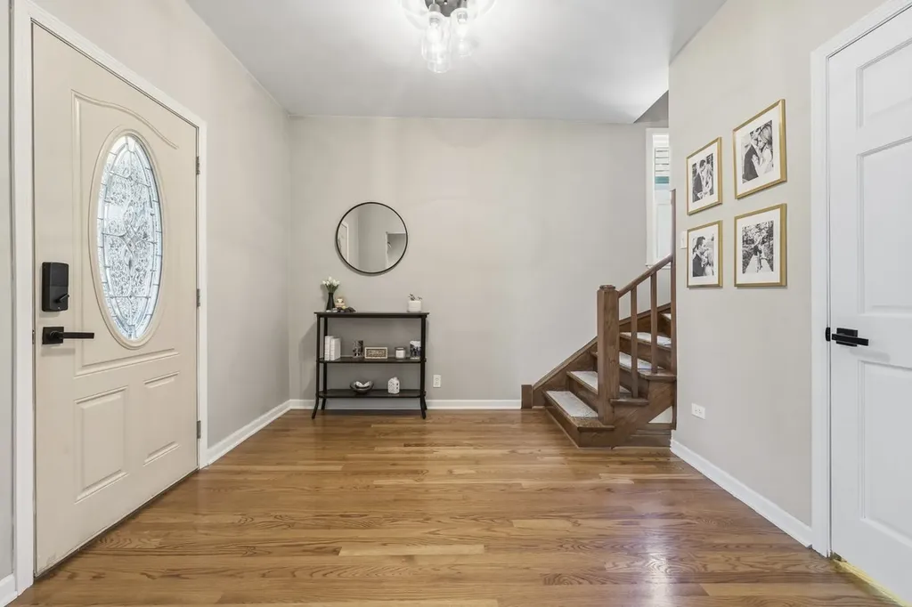 6252 West Cuyler Avenue Chicago IL 60634