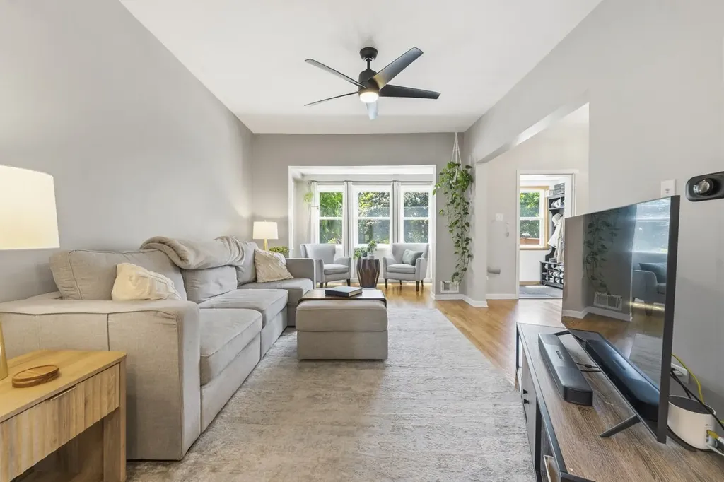 6252 West Cuyler Avenue Chicago IL 60634
