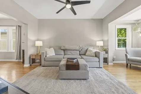 6252 West Cuyler Avenue Chicago IL 60634