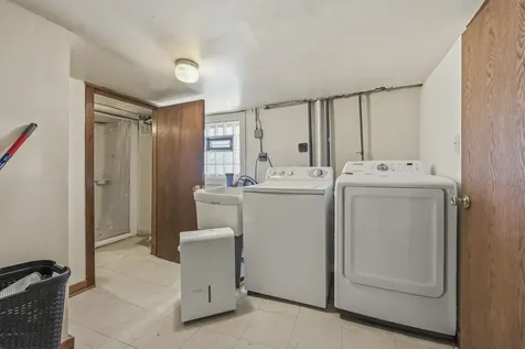 6252 West Cuyler Avenue Chicago IL 60634