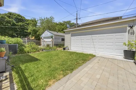 6252 West Cuyler Avenue Chicago IL 60634