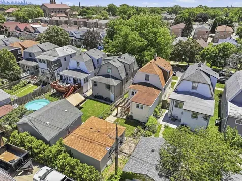 6252 West Cuyler Avenue Chicago IL 60634
