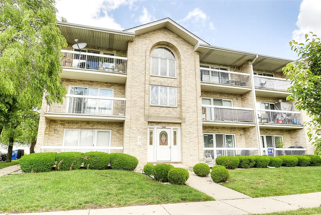 5242 West 79th Street Burbank IL 60459