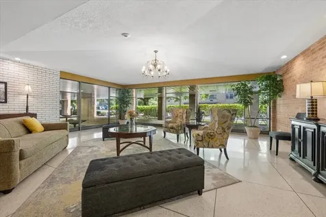 203 North Kenilworth Avenue Oak Park IL 60302