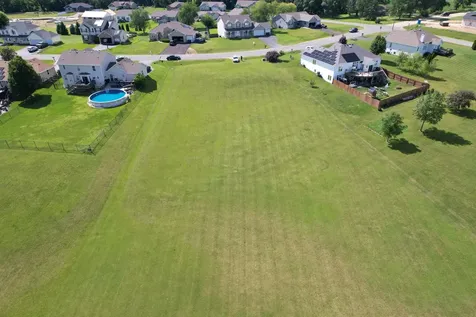1353 Joanne Terrace Byron IL 61010