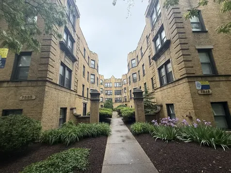 7355 North Damen Avenue Chicago IL 60645