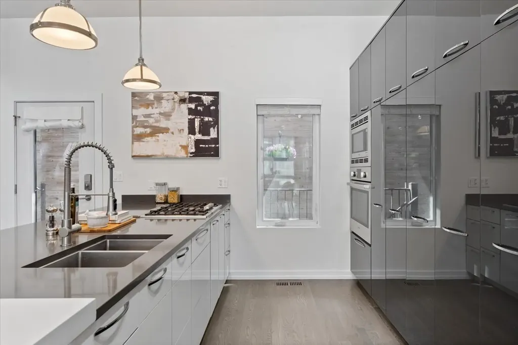 1339 West Ancona Street Chicago IL 60642