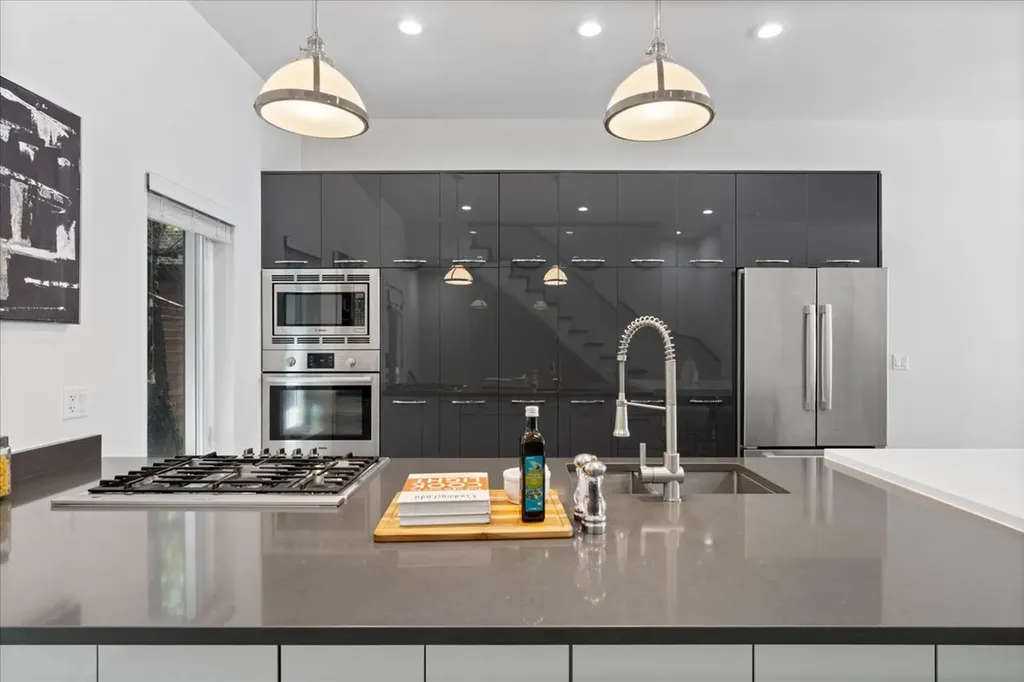 1339 West Ancona Street Chicago IL 60642