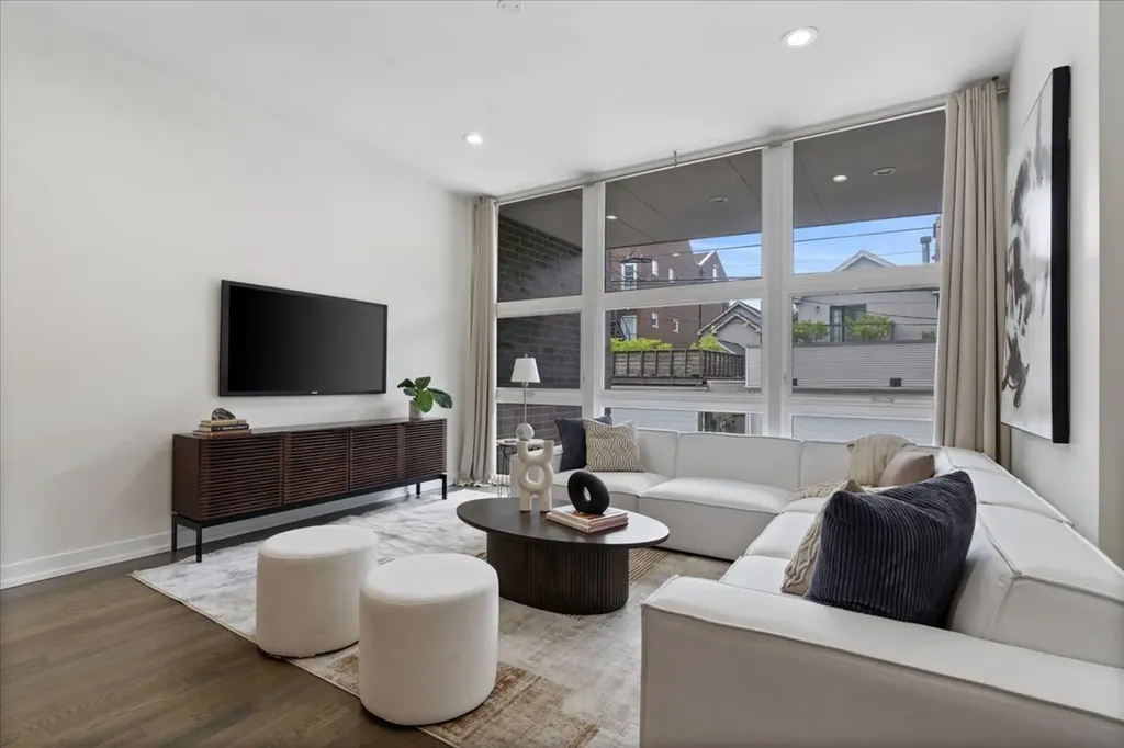 1339 West Ancona Street Chicago IL 60642