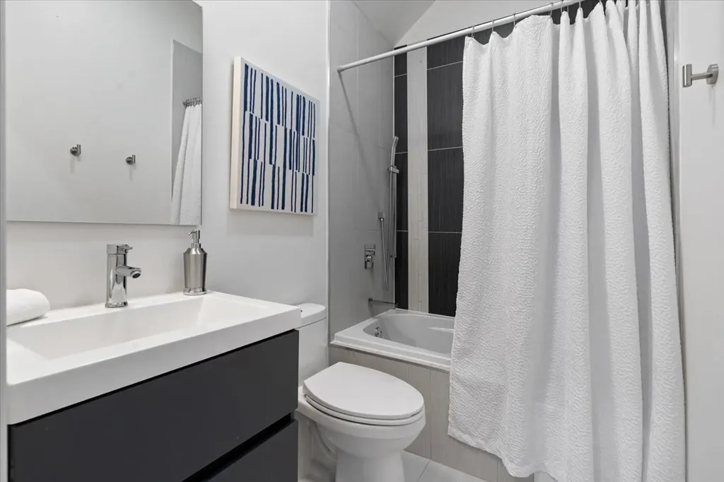 1339 West Ancona Street Chicago IL 60642
