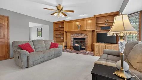 2913 Clearwater Avenue Bloomington IL 61704