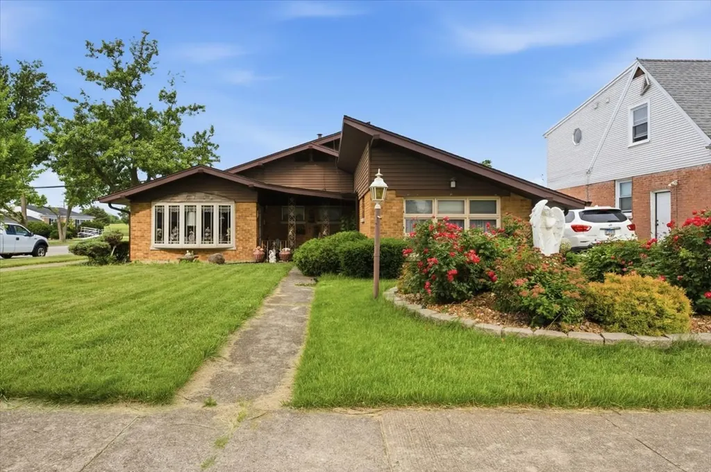 1556 Heidorn Avenue Westchester IL 60154