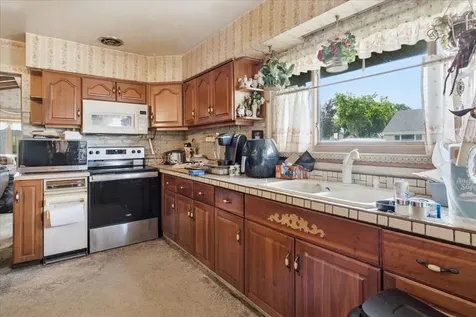 1556 Heidorn Avenue Westchester IL 60154