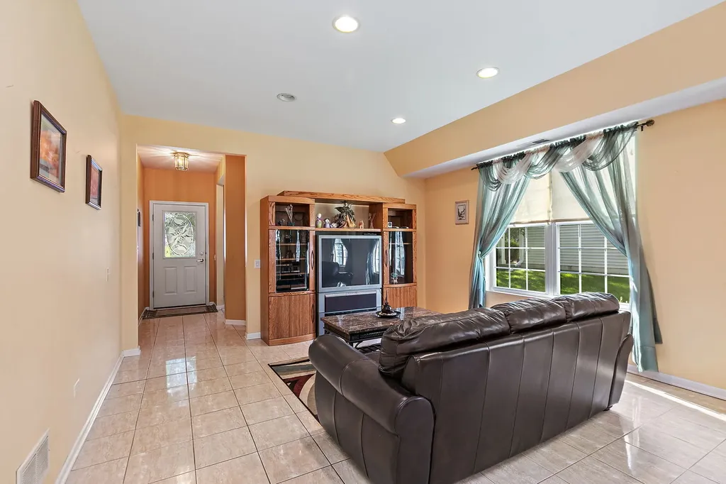 12472 Wedgemere Drive Huntley IL 60142