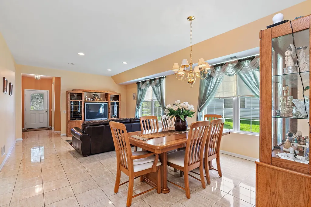 12472 Wedgemere Drive Huntley IL 60142