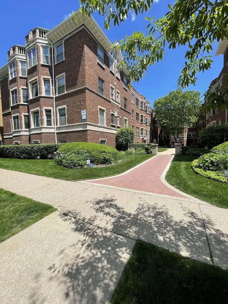 549 Hinman Avenue Evanston IL 60202