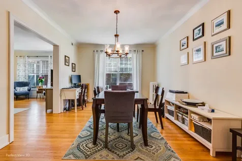 549 Hinman Avenue Evanston IL 60202