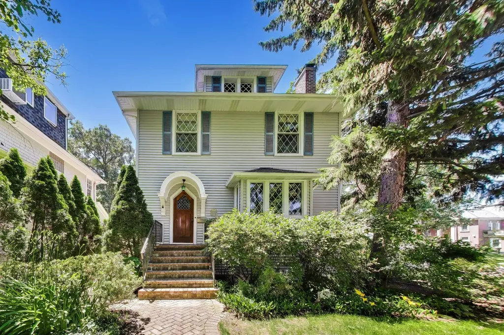1110 Elm Street Winnetka IL 60093