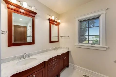 1110 Elm Street Winnetka IL 60093