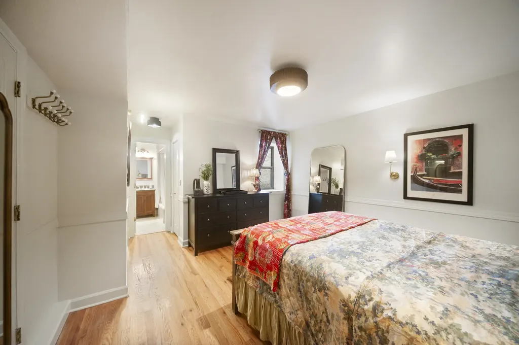 6164 North Winthrop Avenue Chicago IL 60660
