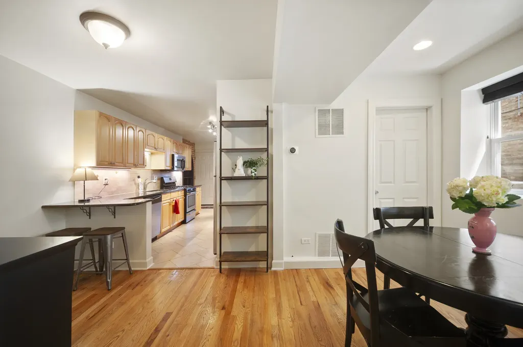 6164 North Winthrop Avenue Chicago IL 60660