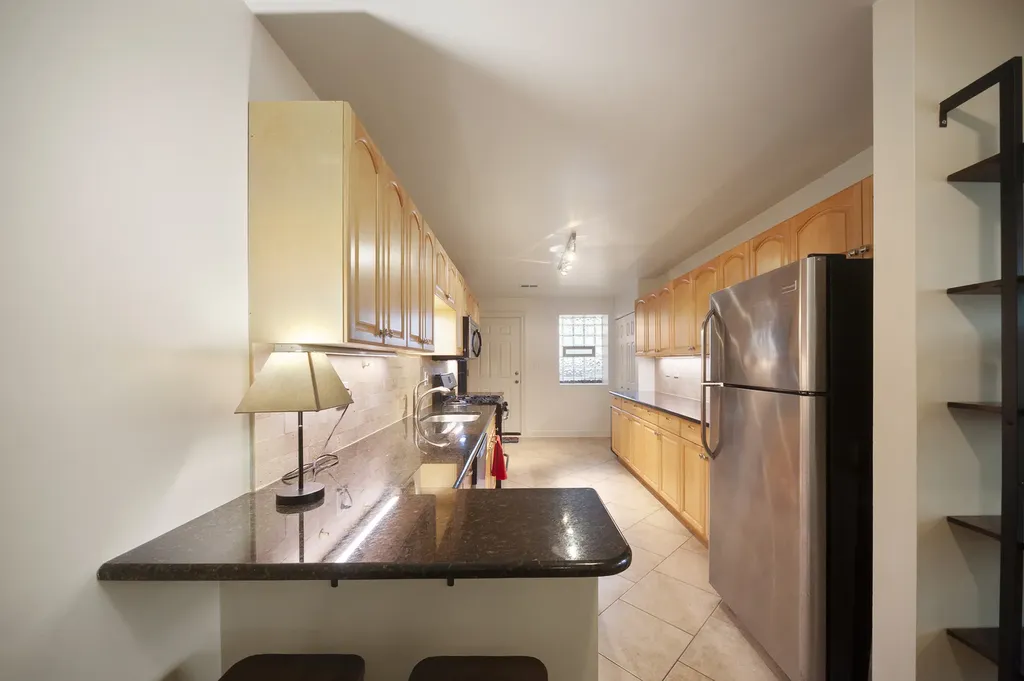 6164 North Winthrop Avenue Chicago IL 60660