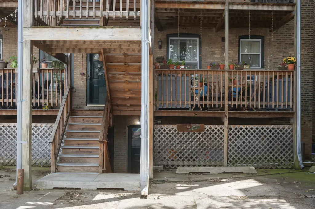 6164 North Winthrop Avenue Chicago IL 60660