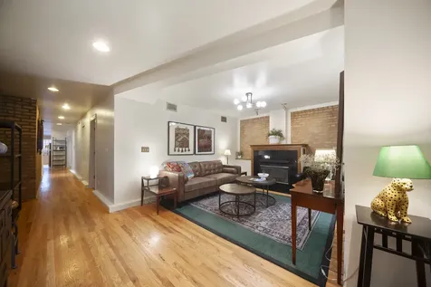 6164 North Winthrop Avenue Chicago IL 60660