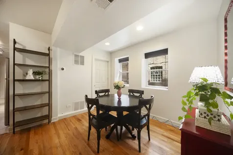 6164 North Winthrop Avenue Chicago IL 60660