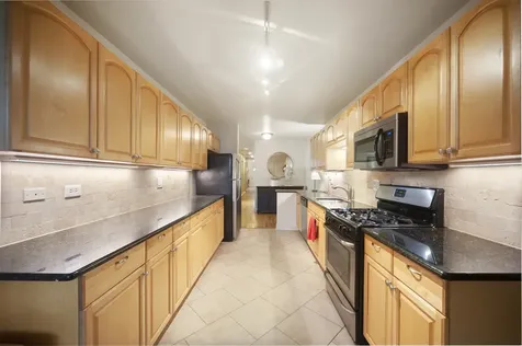 6164 North Winthrop Avenue Chicago IL 60660