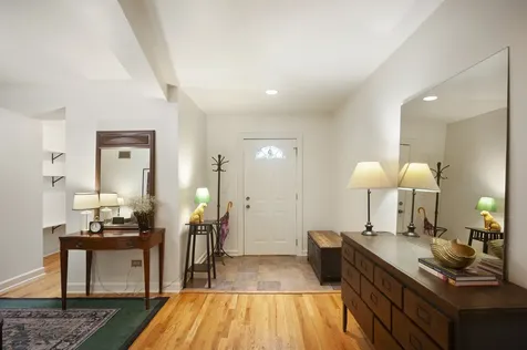 6164 North Winthrop Avenue Chicago IL 60660