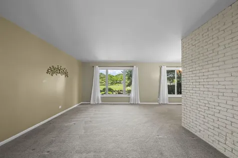 190 South Circle Avenue Bloomingdale IL 60108