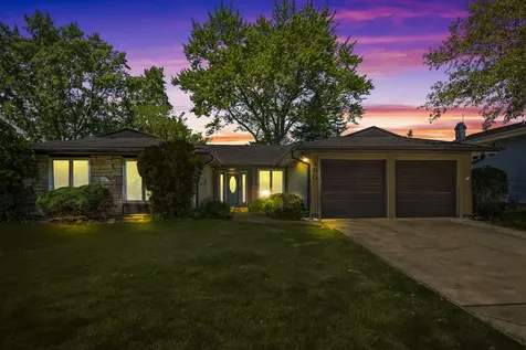 190 South Circle Avenue Bloomingdale IL 60108